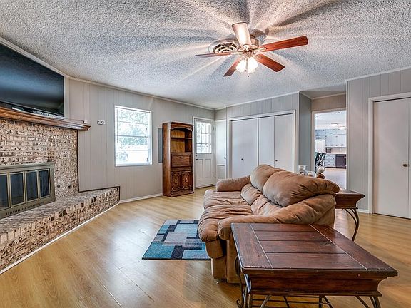 5th image of 1008 Russell Ln