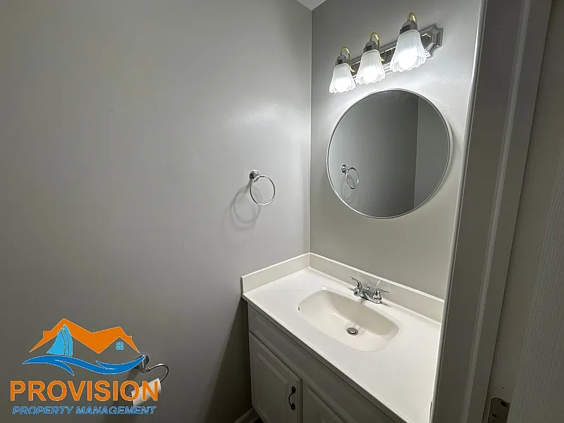 3 bed, 2.5 bath, 1460 sqft, $2,800 — Photo 3