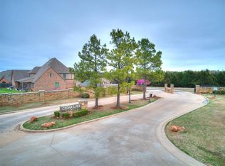 7402 Coyote Point #10, Edmond, OK 73034