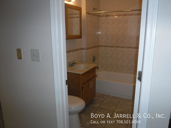 3rd image of 5657 S Indiana Ave #2-098-2
