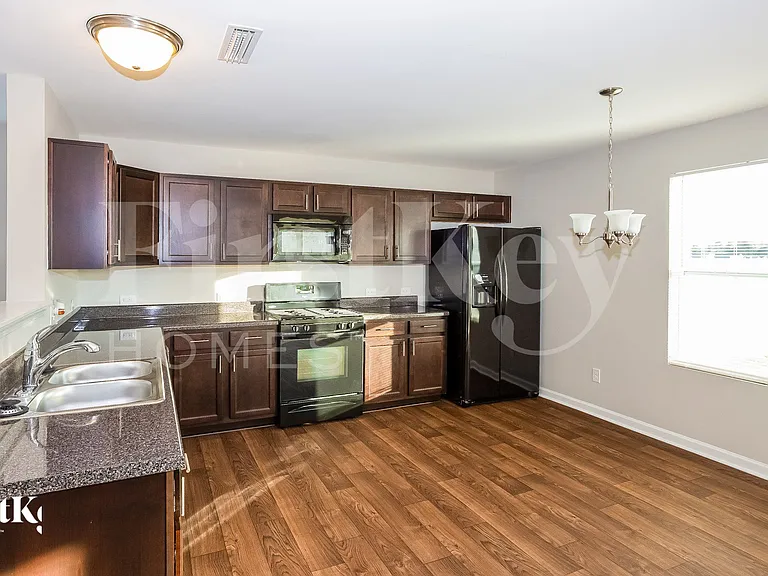 1990 Quill Ct — Photo 6