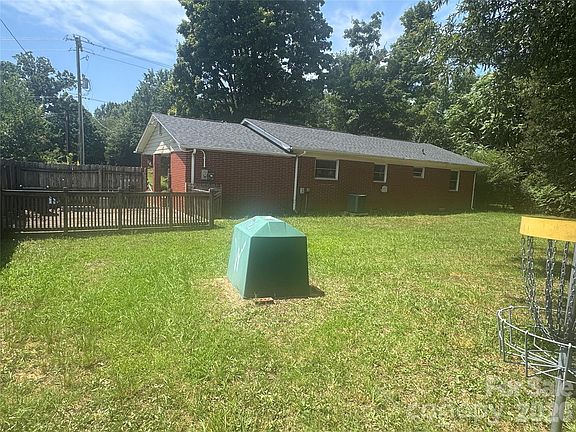 4th image of 2175 Triplett Rd
