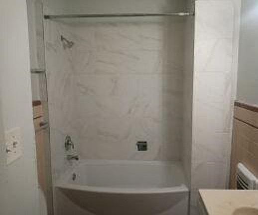 3rd image of 216 Avondale Ave #2