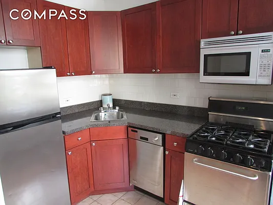 Rented by Compass | media 22