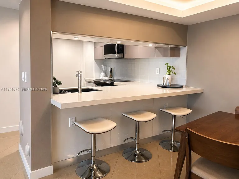 650 West Ave #810 — Photo 12