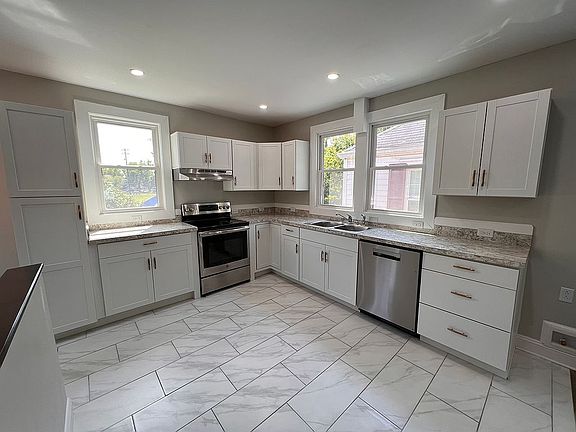 2nd image of 713 Polsgrove St
