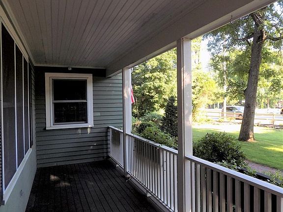 4th image of 517 Central St