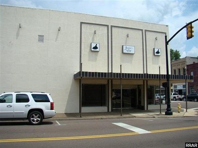 1st image of 130 S 1st St