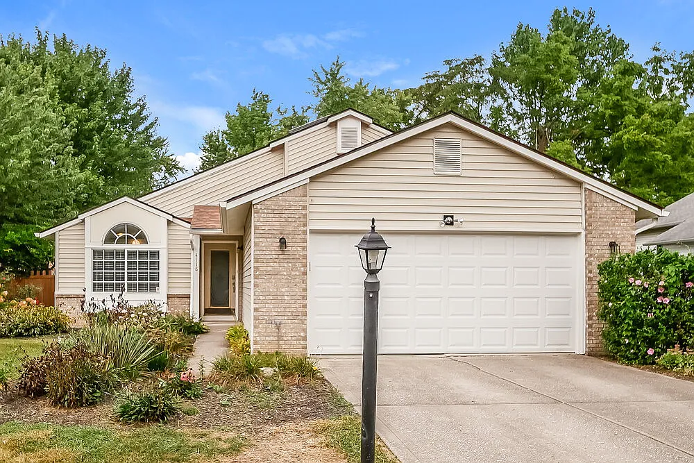 3 bed, 2.0 bath, 1792 sqft, $2,800 — Photo 1