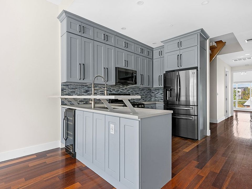 1st image of 131 Jackson St APT 4A