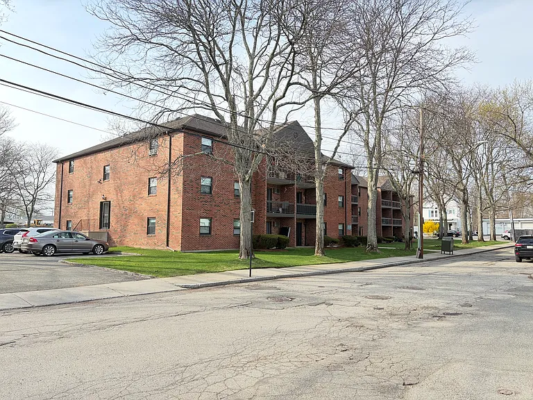 62 Farwell St #55/12 — Photo 17