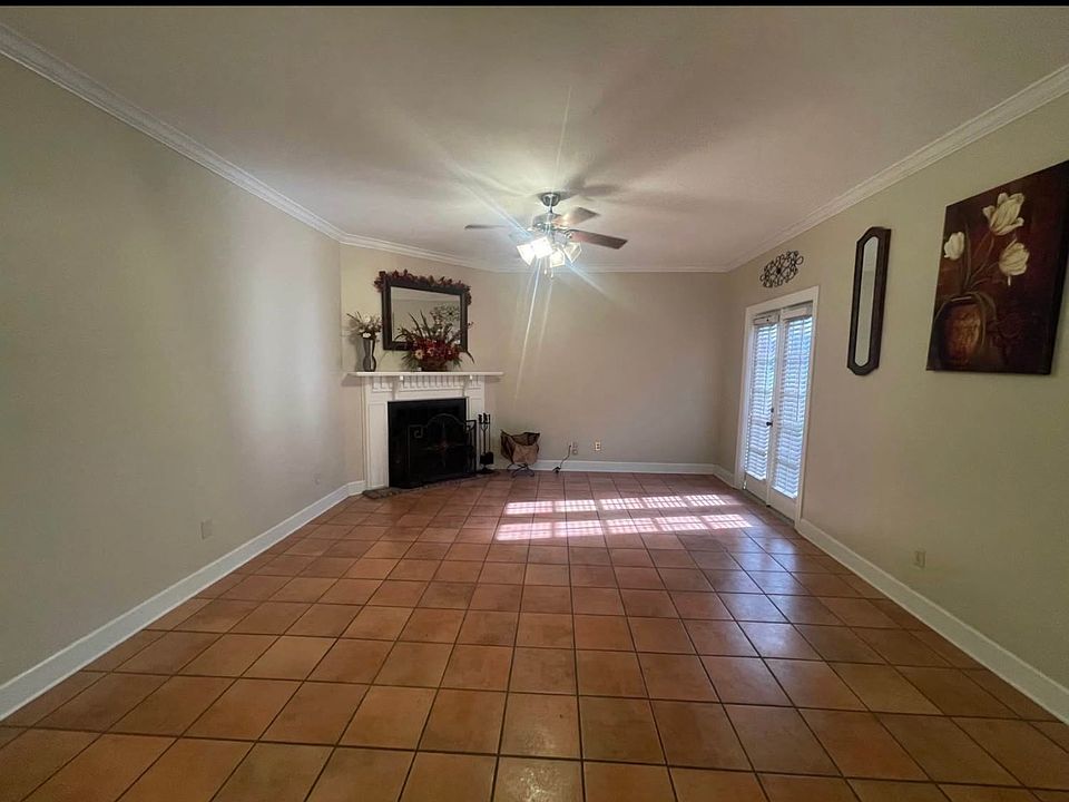 1st image of 1003 Rue De Pierre