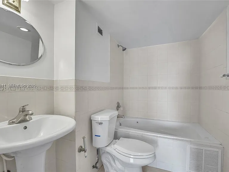 150 SE 25th Rd #15J — Photo 12