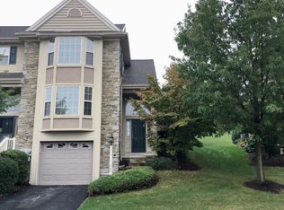643 Royal View Dr, Lancaster, PA 17601