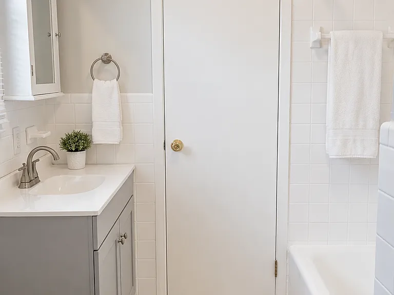 18 Fairfield Ave #BA3 — Photo 4