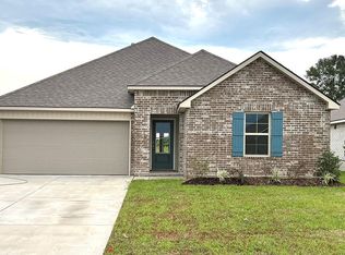 123 Cottage Cove Dr, Maurice, LA 70555