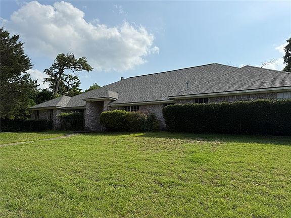 3rd image of 40 Casper Pl