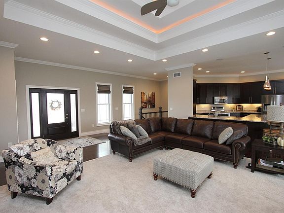 5th image of 4400 Larned Cir