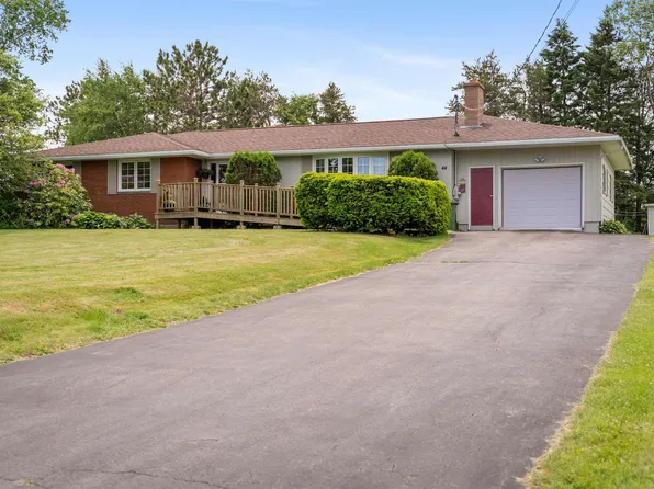 44 Meadow Park Dr E, Cumberland, NS B4H 3Y2