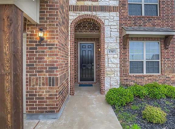 4th image of 1707 Wildflower Ln