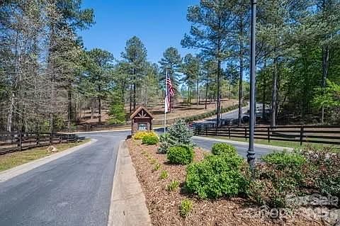 5th image of 1018 Cliffview Dr #36