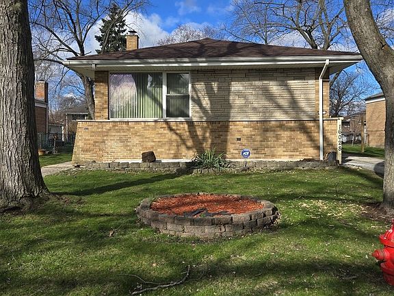 2nd image of 16028 Debbie Ln