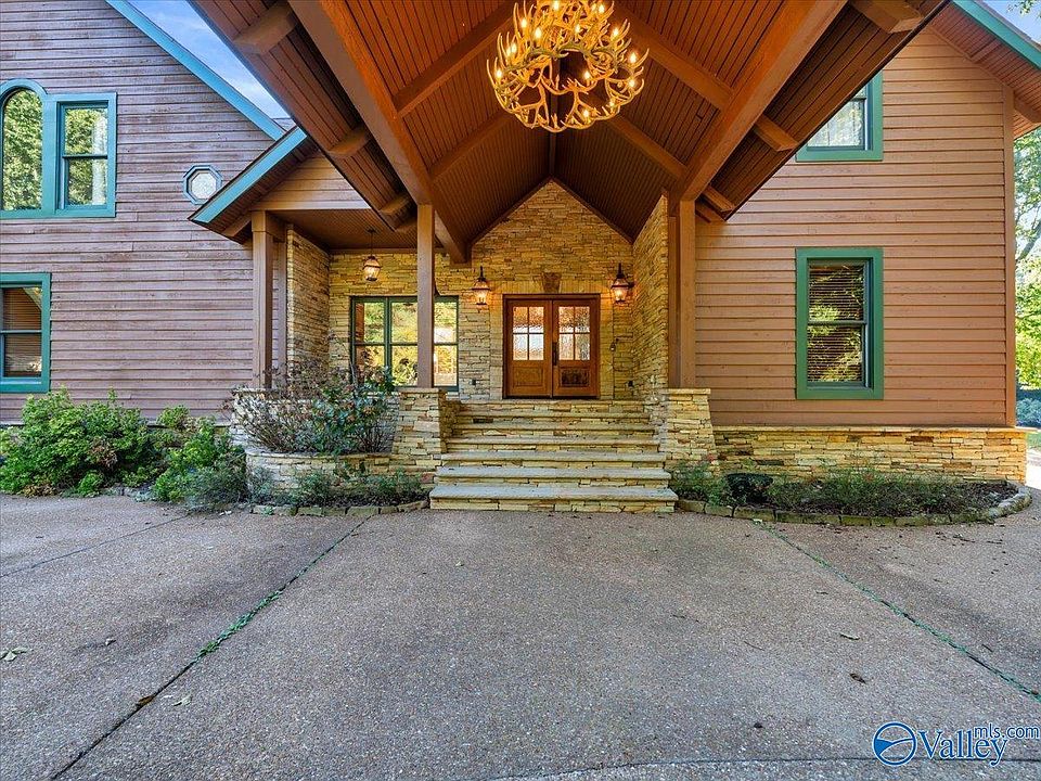1st image of 5000 Willow Dr SE