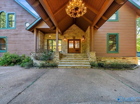 5000 Willow Dr SE, Huntsville, AL 35803