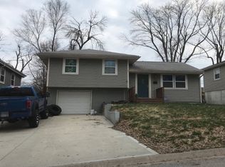 7108 NE 46th St, Kansas City, MO 64117