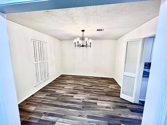3rd image of 5010 Foxdale Dr