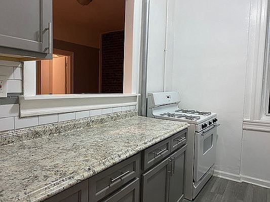 3rd image of 2328 Newkirk Ave #2A