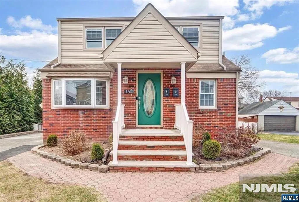 2 bed, 1.0 bath, $2,800 — Photo 1