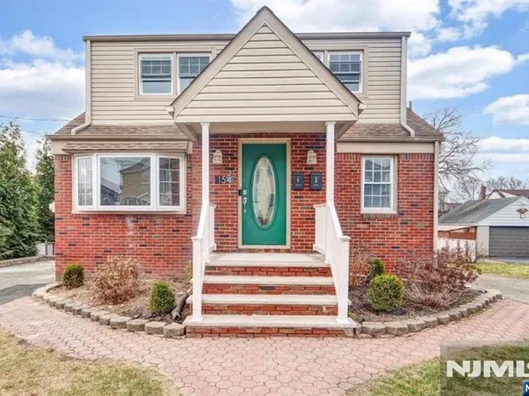 154 Orchard St, Elmwood Park, NJ 07407