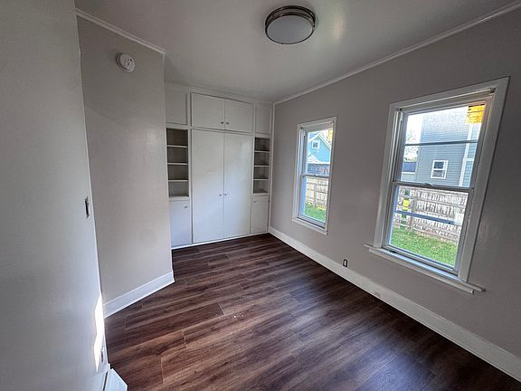 4th image of 26 Franklin St Floor 1