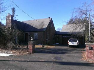 816 Woodruff Rd, Orange, CT 06477