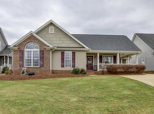 368 Split Oak Ln, Inman, SC 29349