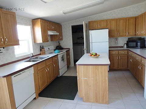 2nd image of 39653 Boulevard A