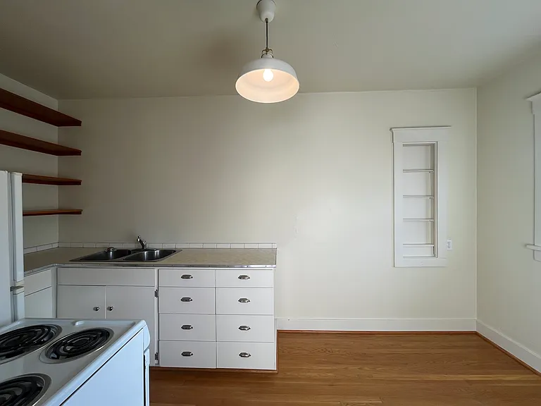 2949 SE Yamhill St #16 — Photo 8
