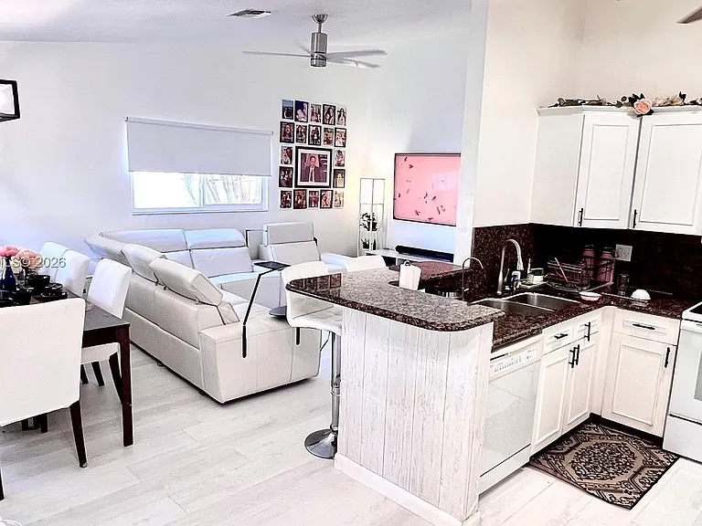 10669 Boca Entrada Blvd — Photo 4