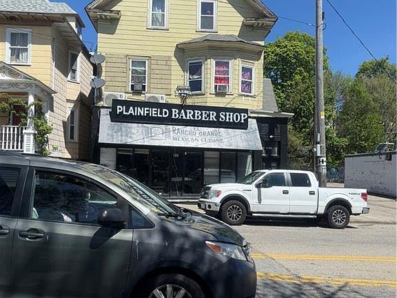 5th image of 311 Plainfield St