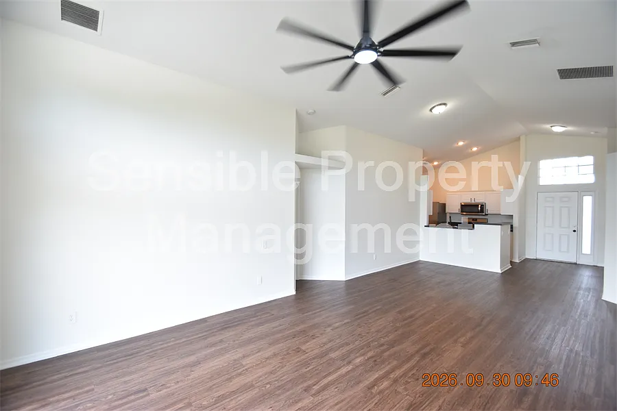 4 bed, 1665 sqft, $2,250 — Photo 4