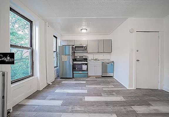 2nd image of 629 Throop Ave #4