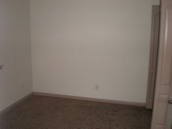4th image of 1509 Old Maple Dr