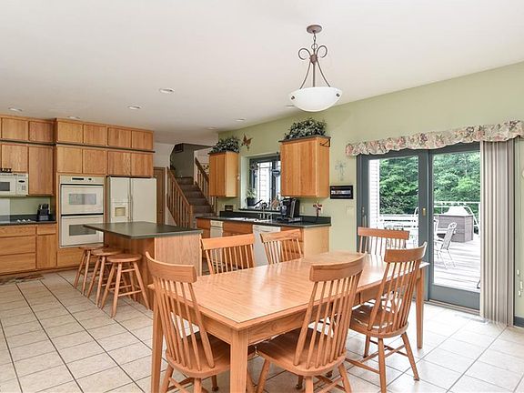 4th image of 668 Saddlebrook Dr