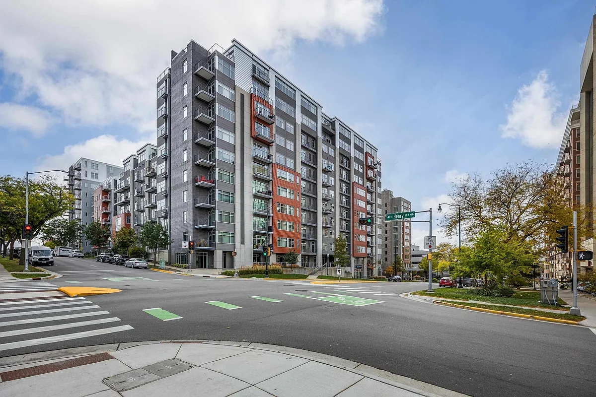 Building Photo - 309 W Washington Ave
