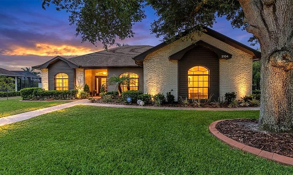 1st image of 2104 Longleaf Cir