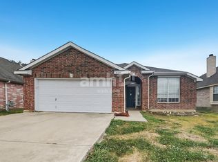 609 Crystal Brook Dr, Saginaw, TX 76179