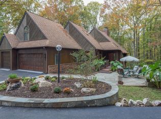 8221 Shadowridge Dr, Fairfax Station, VA 22039