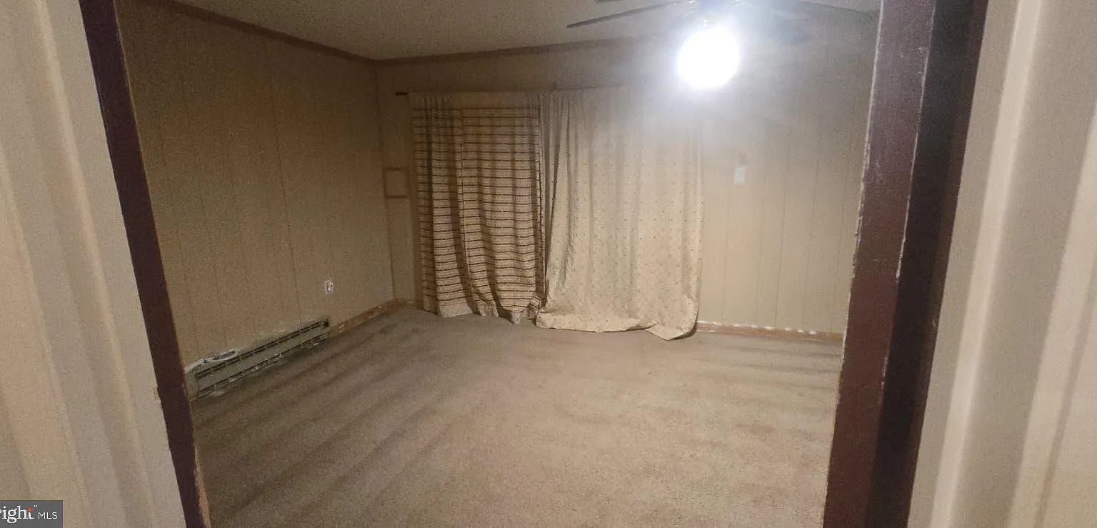 Studio, 1842 sqft, $1,100 — Photo 2