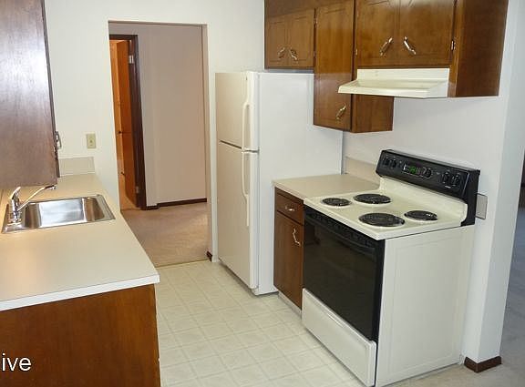 2nd image of 7101 Roosevelt Way NE APT 104